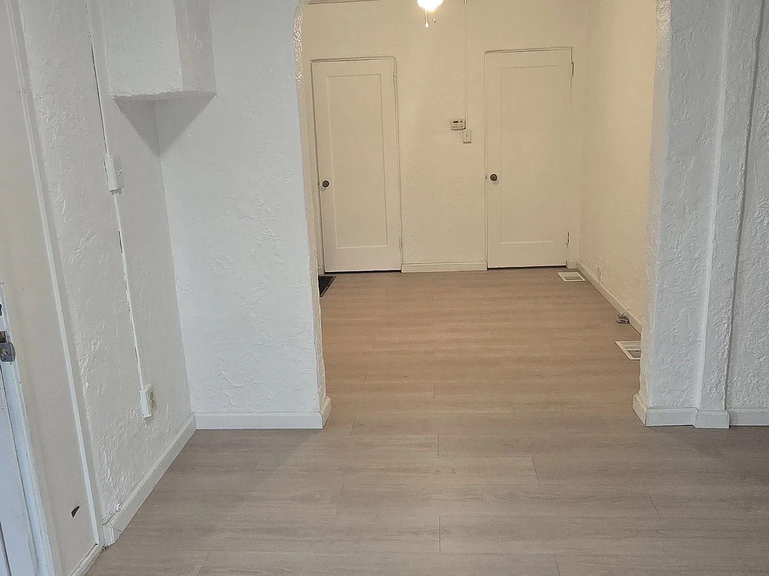 547 Elm St — Photo 2