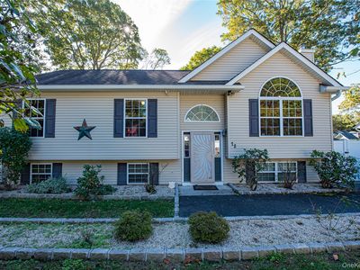 72 Clinton Avenue, Mastic, NY, 11950