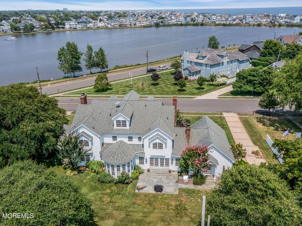 221 Howell Avenue, Spring Lake, NJ 07762