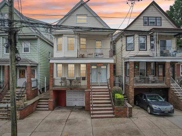 94 W 9th St, Bayonne, NJ 07002