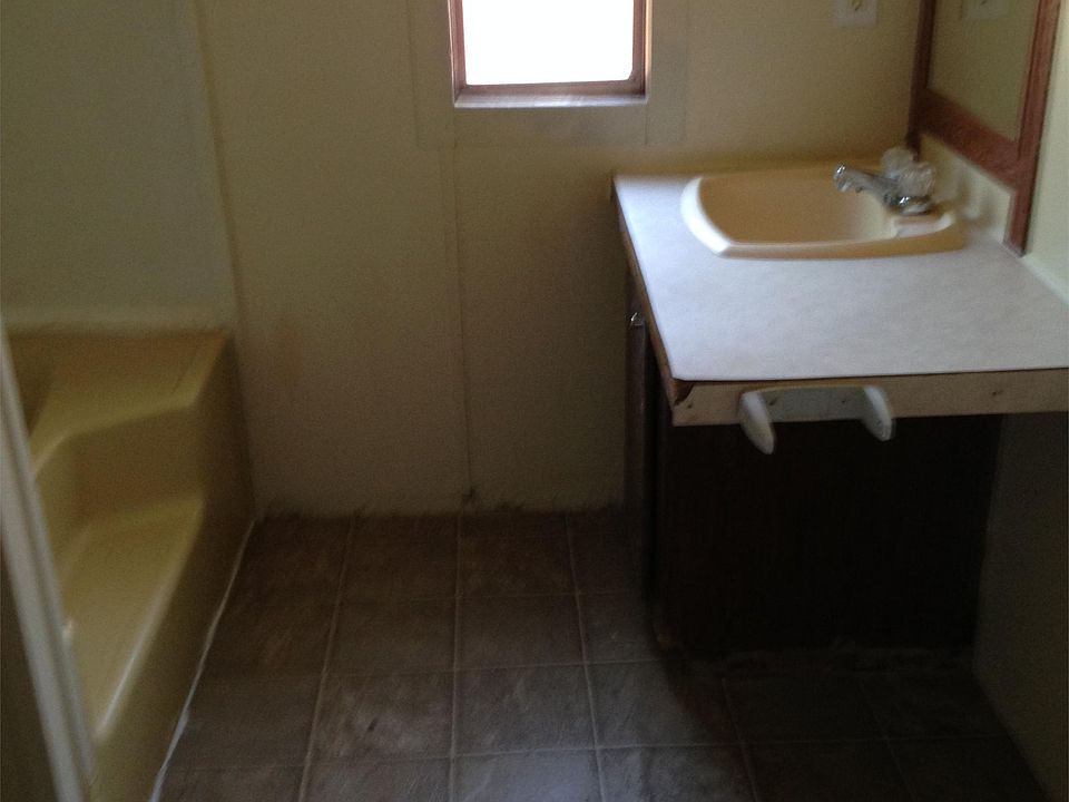 2nd image of 308 Benbrook Dr
