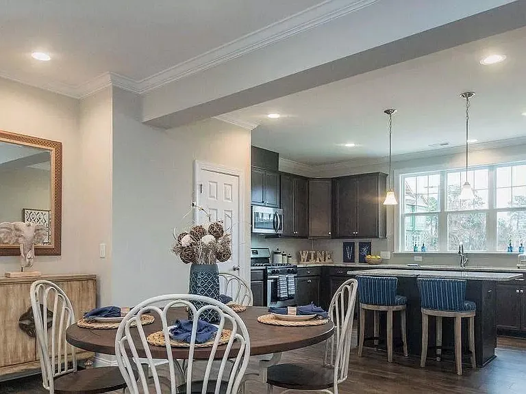 517 Gathering Park Cir — Photo 10
