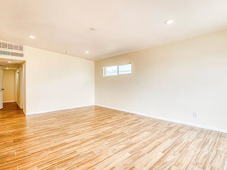 8818 Mount Elbert Dr — Photo 10