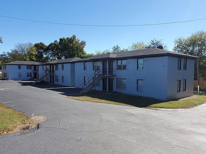 1st image of 1103 Hampton Ave #D