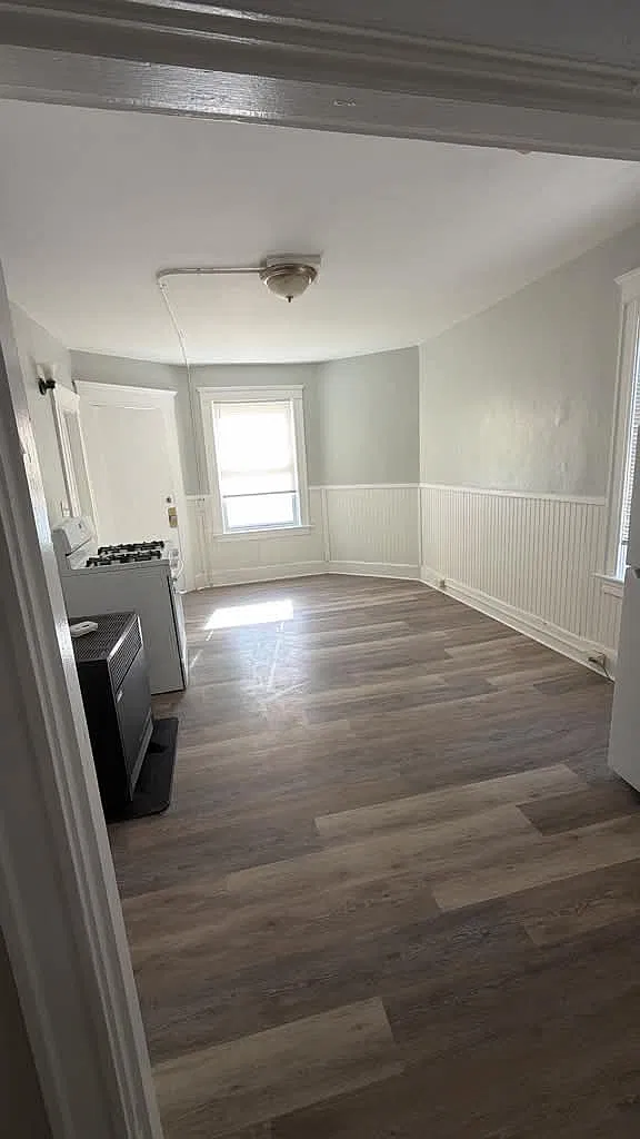 Studio, $1,300 — Photo 2