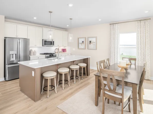 1611 Potomac Shores Pkwy #506, Dumfries, VA 22026