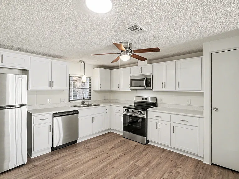 7624 Timberwood Dr — Photo 5