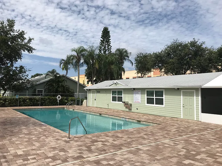1534 Royal Forest Ct — Photo 1