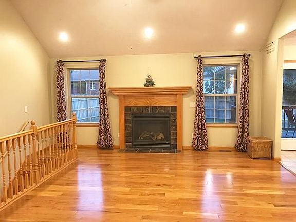 4th image of 617 S Cully Ave