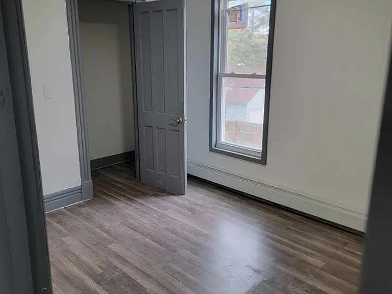 16 Trinity Pl — Photo 3