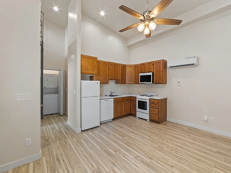 2158 E Bonnies Way — Photo 7