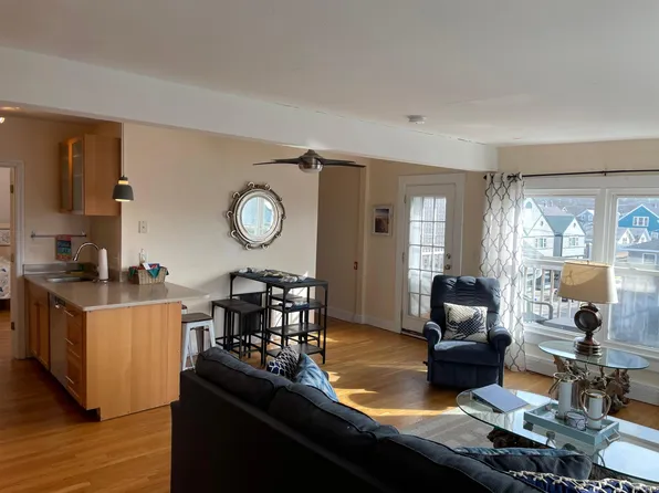 635 Thames St Unit 3, Newport, RI 02840