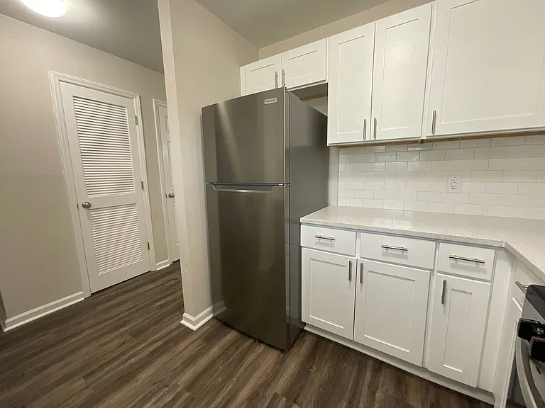 Meridian Park Apartments — Photo 53