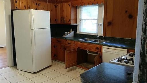 5th image of 209 Marshall Ave