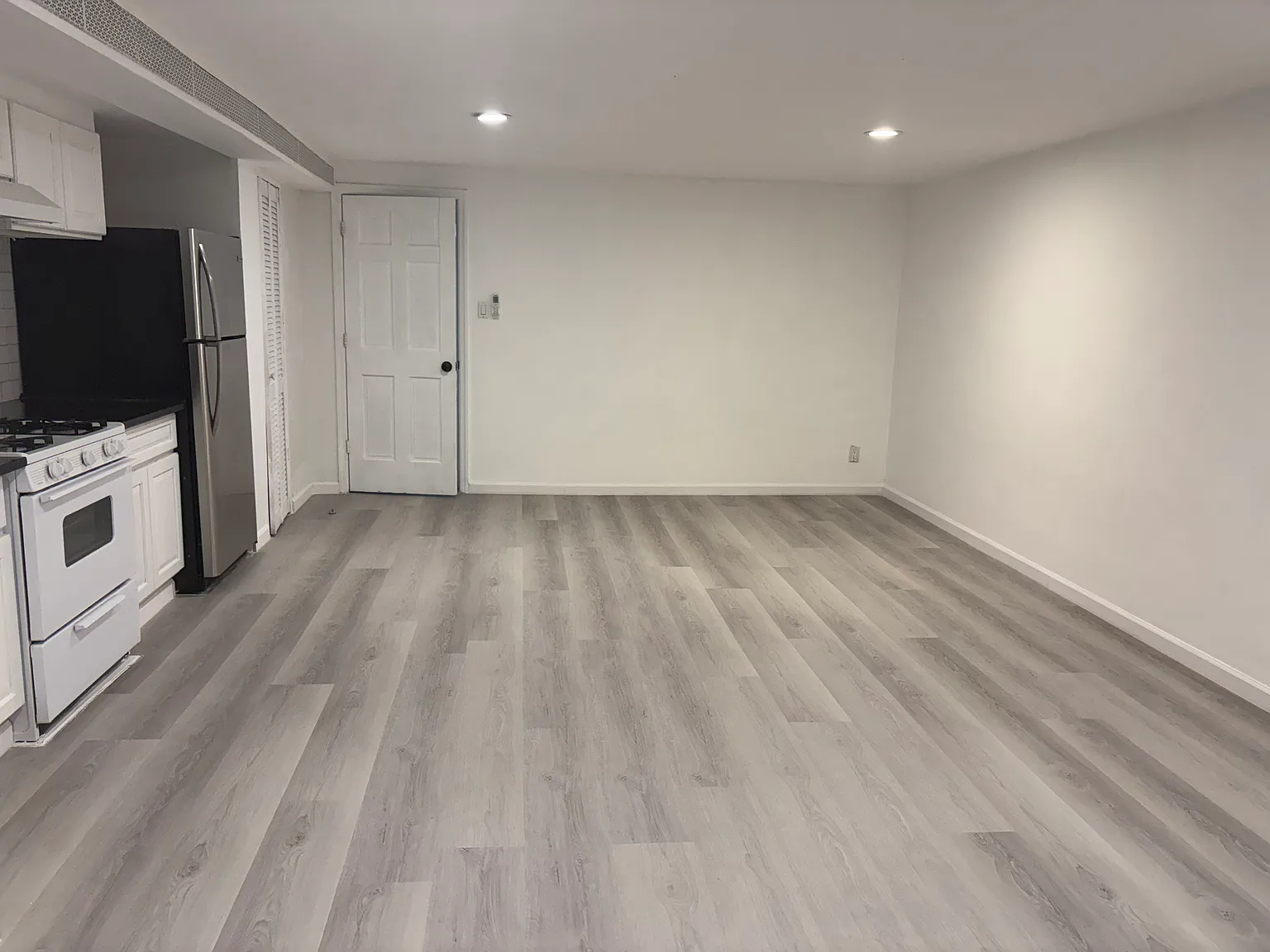 Studio, 380 sqft, $1,800 — Photo 2