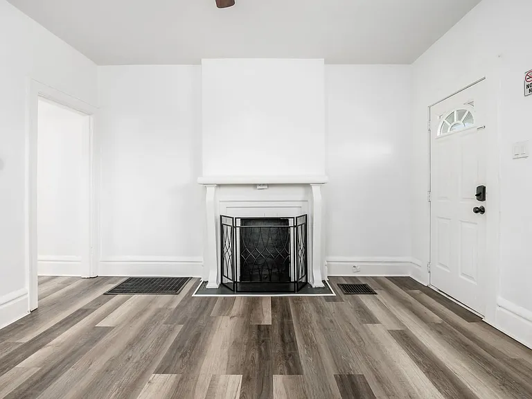 1421 Gault St — Photo 27