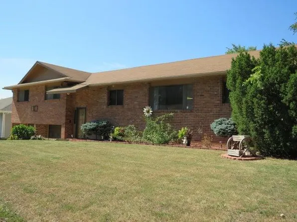 747 W Morrow St, Marshall, MO 65340