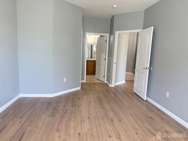 3213 Edward Stec Blvd — Photo 16