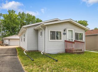 555 Marquette Rd, Machesney Park, IL 61115