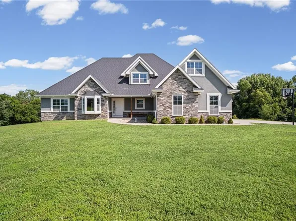 12789 Pontiac Dr, Savannah, MO 64485