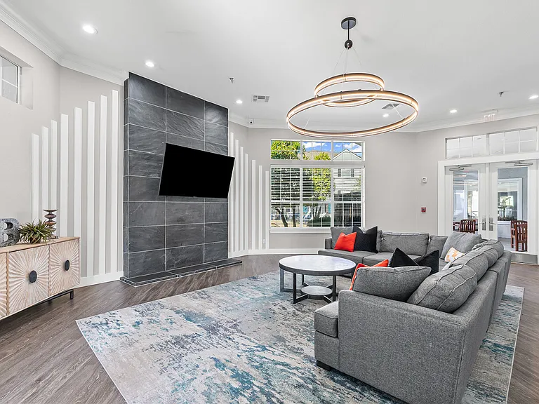 Benton Pointe — Photo 24
