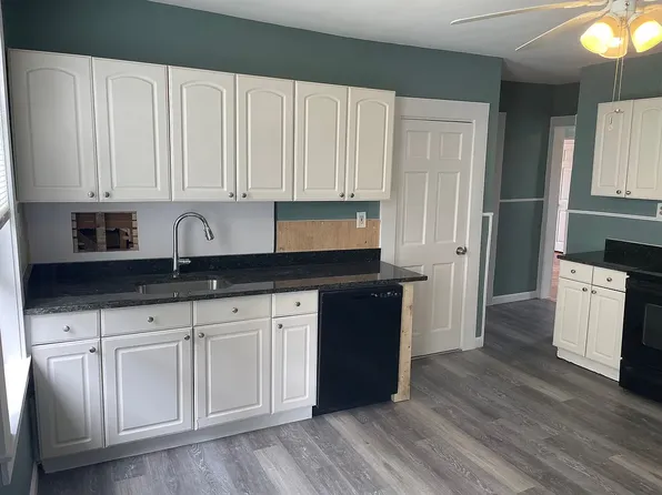 73 School St #3, Salem, MA 01970