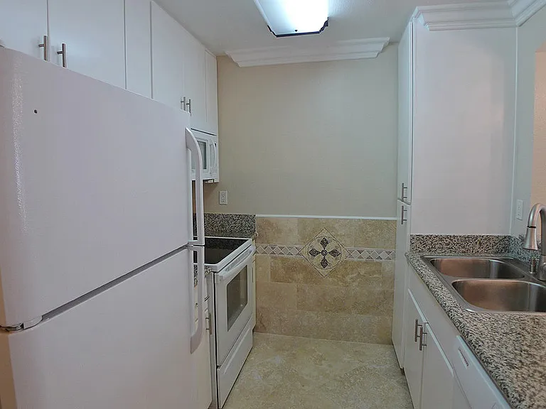 Villa De Adel Apts — Photo 73
