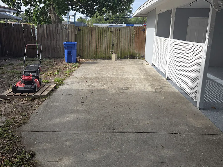 2505 25th Avenue Dr W — Photo 4