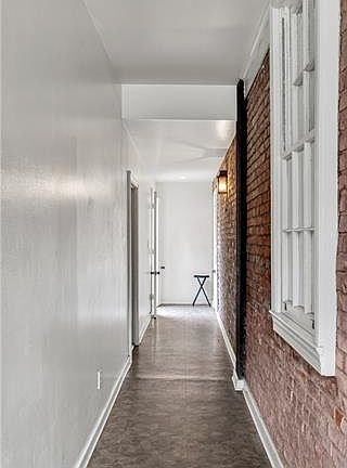 2nd image of 527 Burgundy St #1
