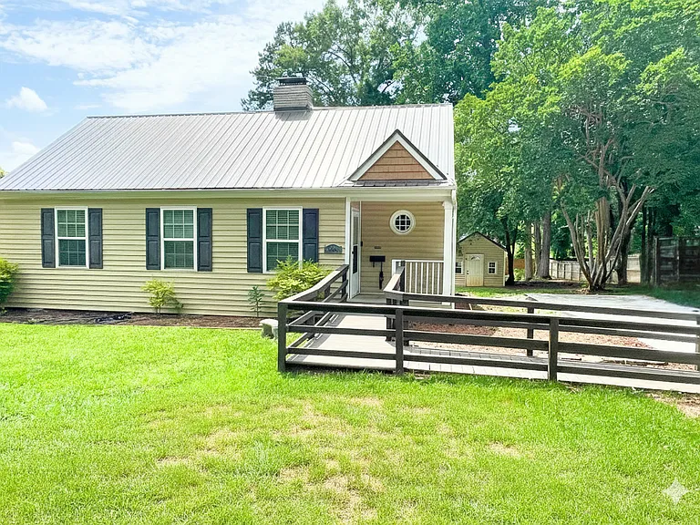 1429 Lyon Ct — Photo 16