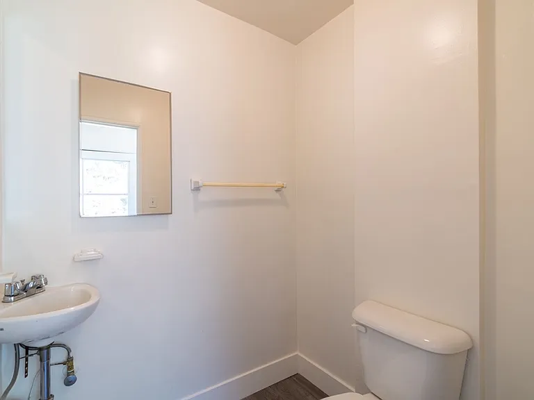 LA Beverly Glen — Photo 10