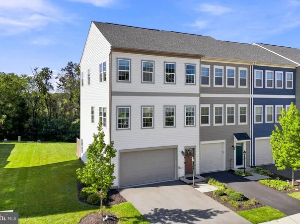 206 Crofton Ct, Stephenson, VA 22656