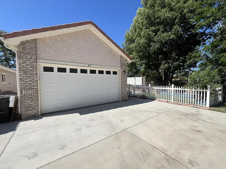 317 Victoria St — Photo 3