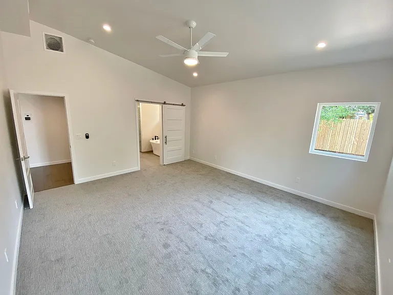 100 W Hummingbird Ln — Photo 7
