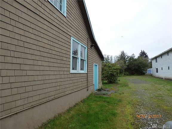 2nd image of 1011 S Montesano St