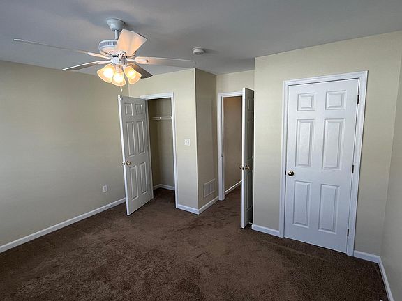5th image of 35772 S Gloucester Cir