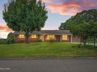847 Calloway Cir, Lenoir City, TN 37772