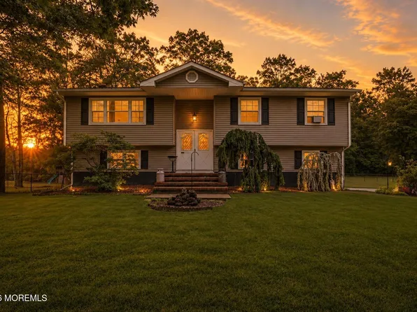 84 N Hope Chapel Road, Jackson, NJ 08527
