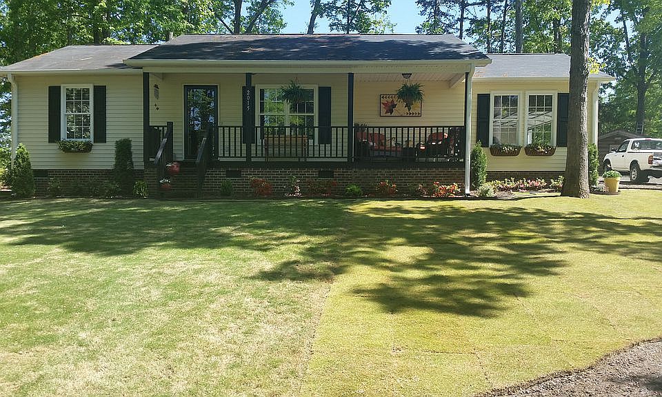 2nd image of 2015 Old Pendleton Rd