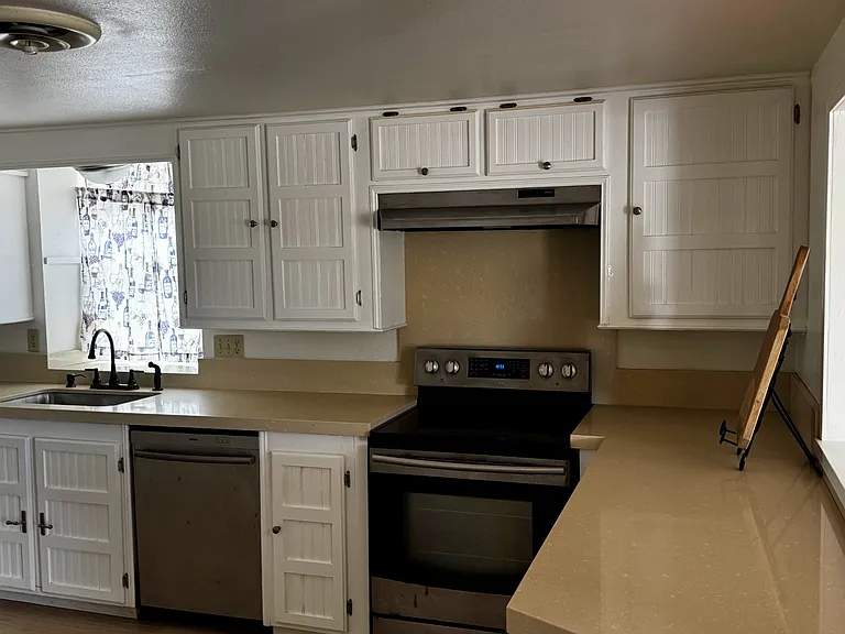 21541 River Rd — Photo 3