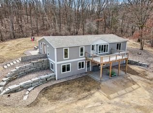 W10471 Tipperary Rd, Poynette, WI 53955