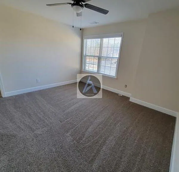 1008 Applegate Dr — Photo 11