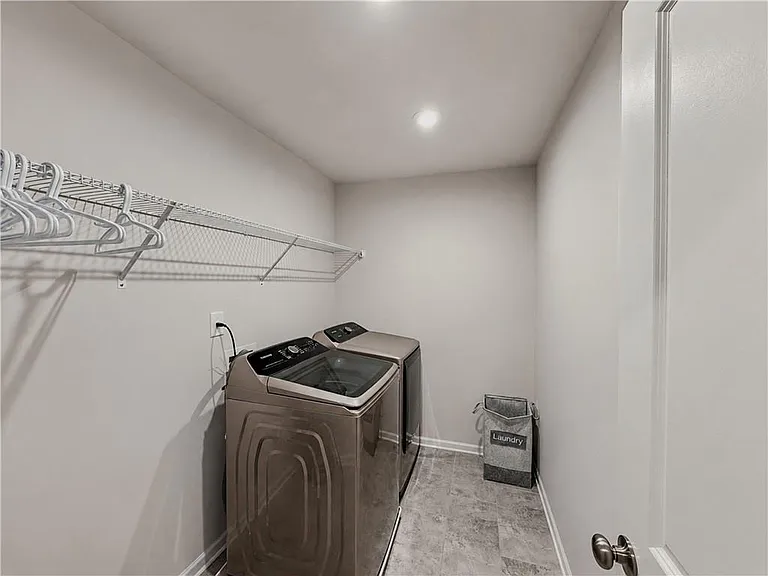 45 Woodford Dr — Photo 34