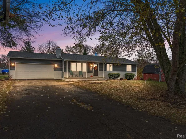 5145 Glen Cove Ln, Flint, MI 48507