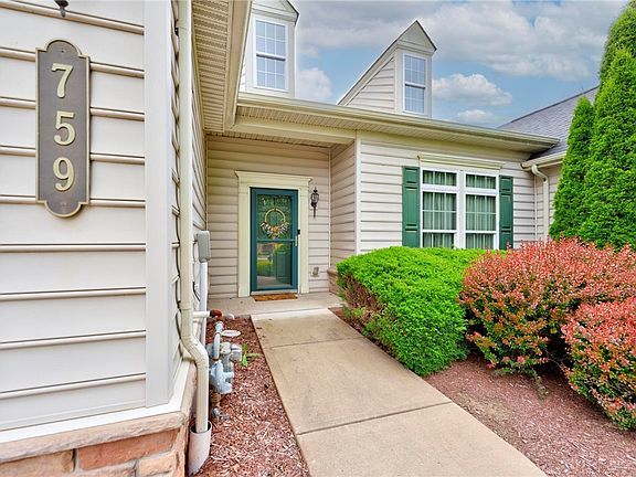 3rd image of 759 Marigold Ct