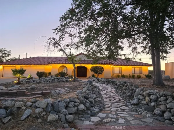 295 E Summit Dr, Banning, CA 92220