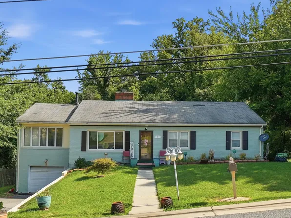 5 Panorama Dr, Oxon Hill, MD 20745