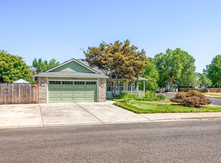 175 Vintage Cir, Jacksonville, OR