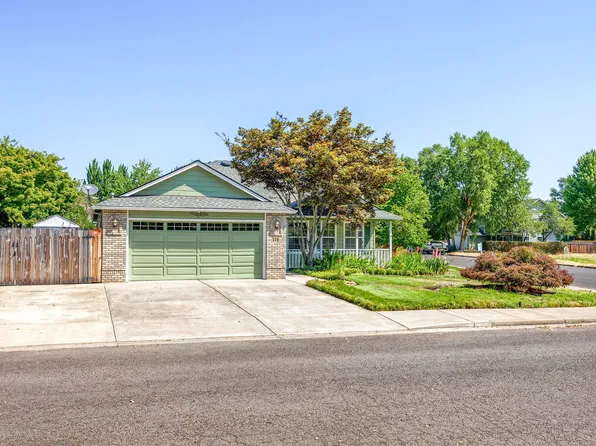 175 Vintage Cir, Jacksonville, OR 97530