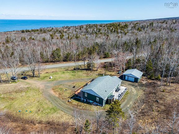 2nd image of 3152 Shore Rd W